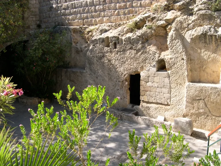 Jesus's Tomb – empty tomb carved in rock