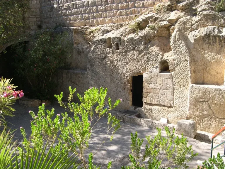 Jesus's Tomb – empty tomb carved in rock